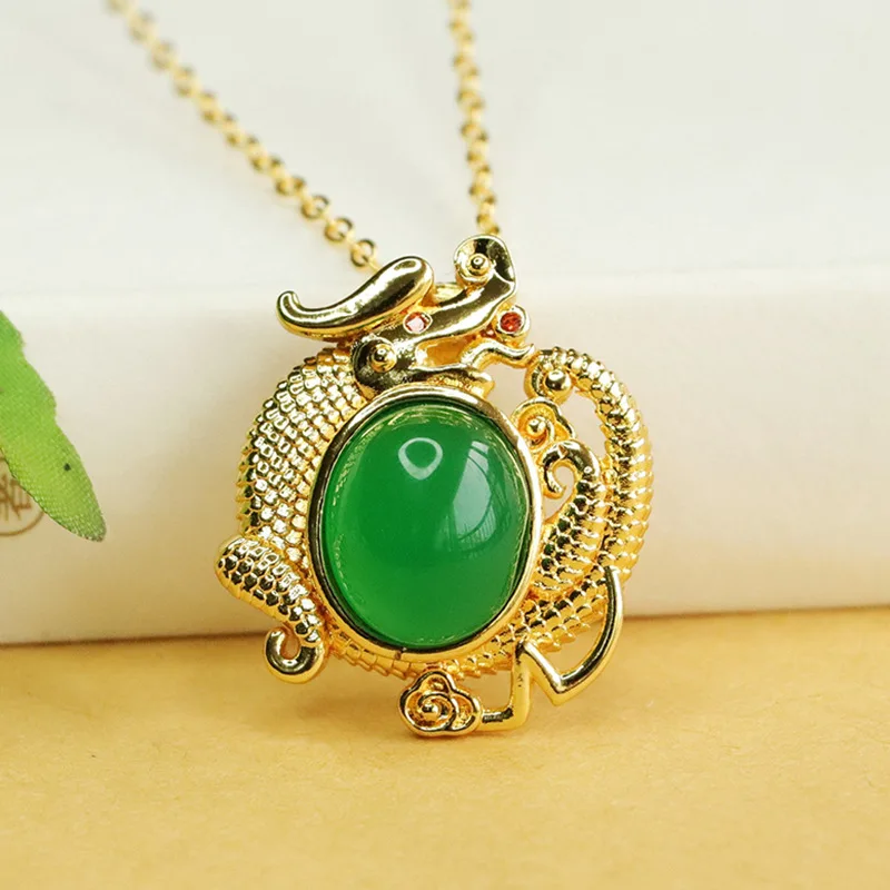 ciondolo-in-calcedonio-naturale-collana-con-drago-dello-zodiaco-in-agata-gioielli