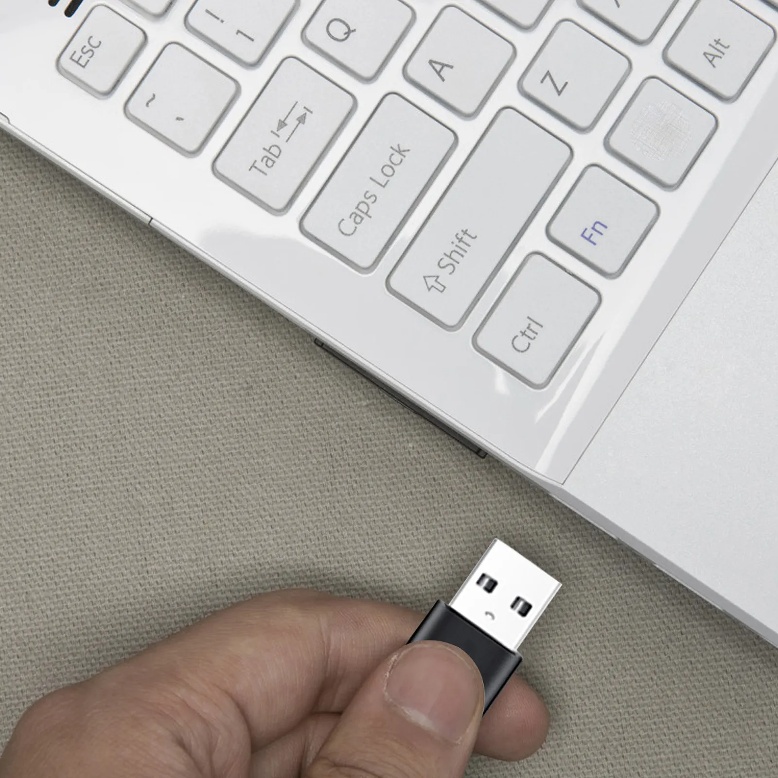 webcam-usb-hd-de-03mp-para-aulas-online-videoconferencia-e-streaming-com-microfone-integrado-haste-flexivel-ajustavel-e-plugue-de-pescoco