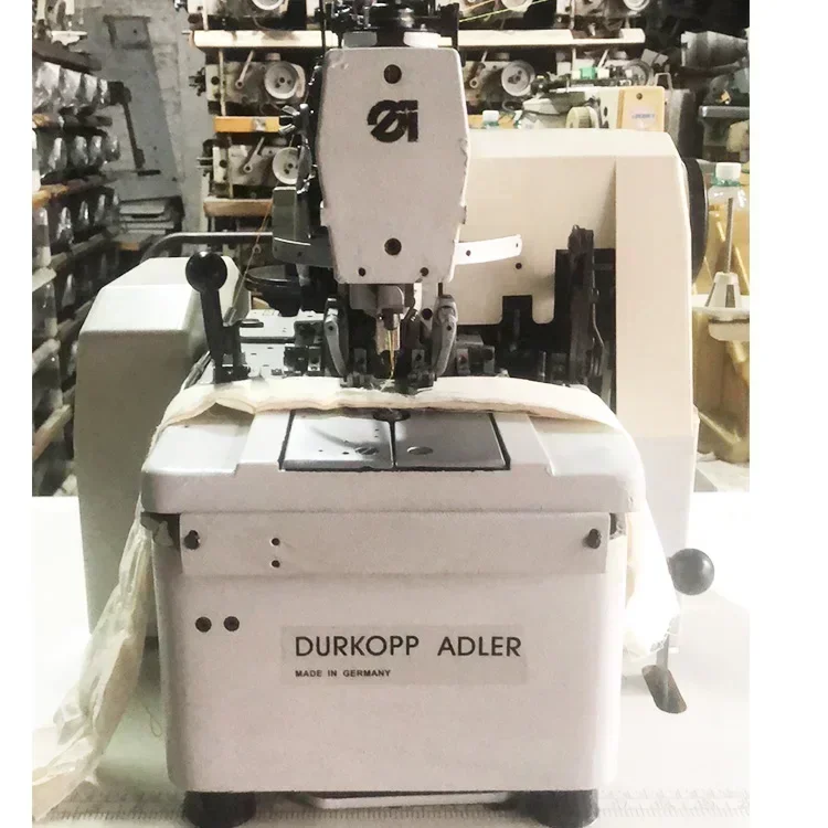 

Продам швейную машину Durkopp Adler 558.
