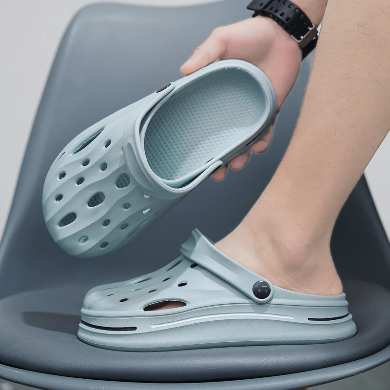 زوج من قباقيب الأزواج الصيفية الجديدة غير القابلة للانزلاق، أحذية الشاطئ الرياضية المقاومة للاهتراء، صنادل مريحة بنعل ناعم للارتداء الخارجي