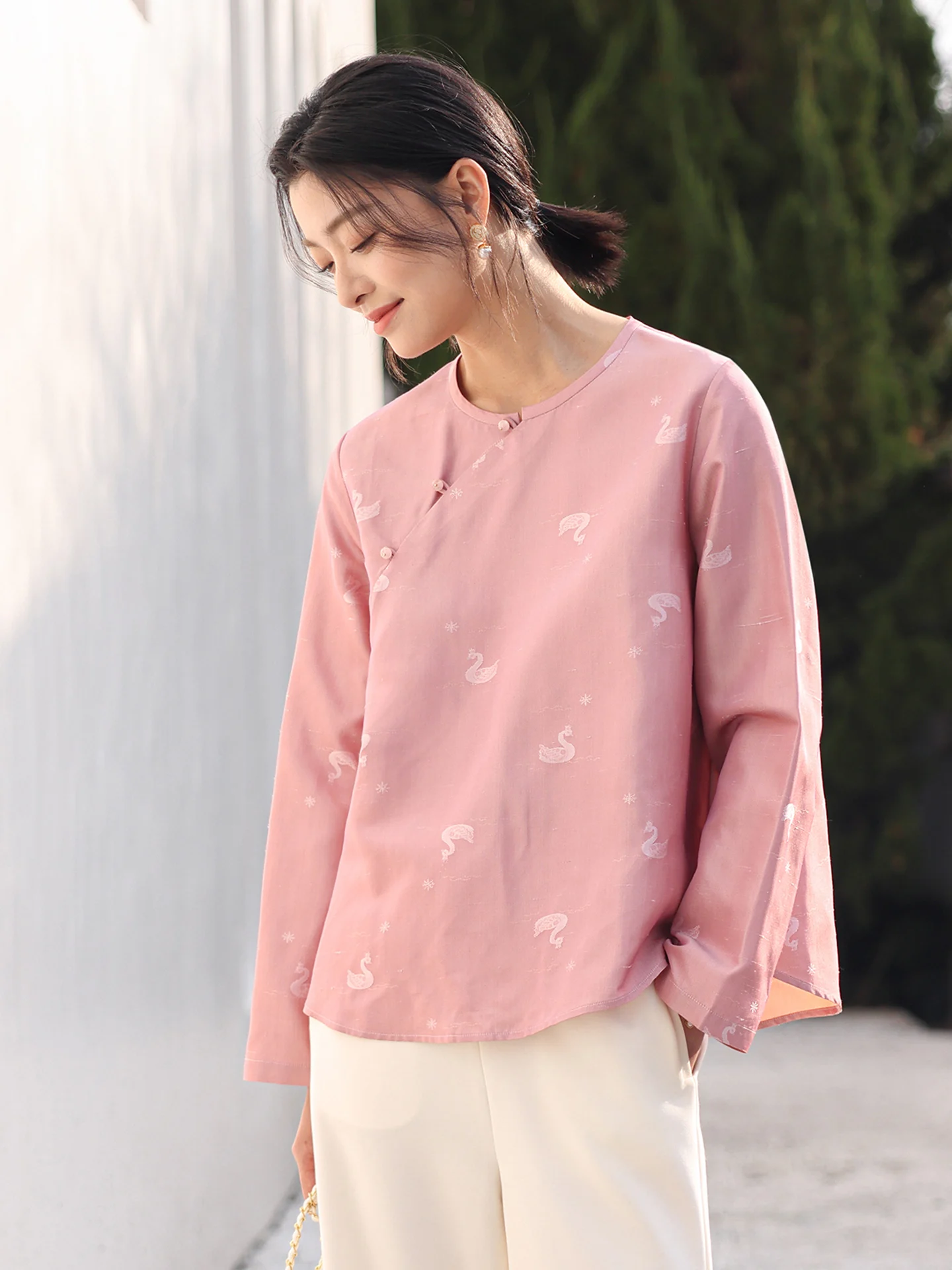 

Женский топ Philota в стиле ретро с китайским шелковым узором, двойным U-образным вырезом, асимметричным рукавом и круглым вырезом, весенний, в модном стиле.