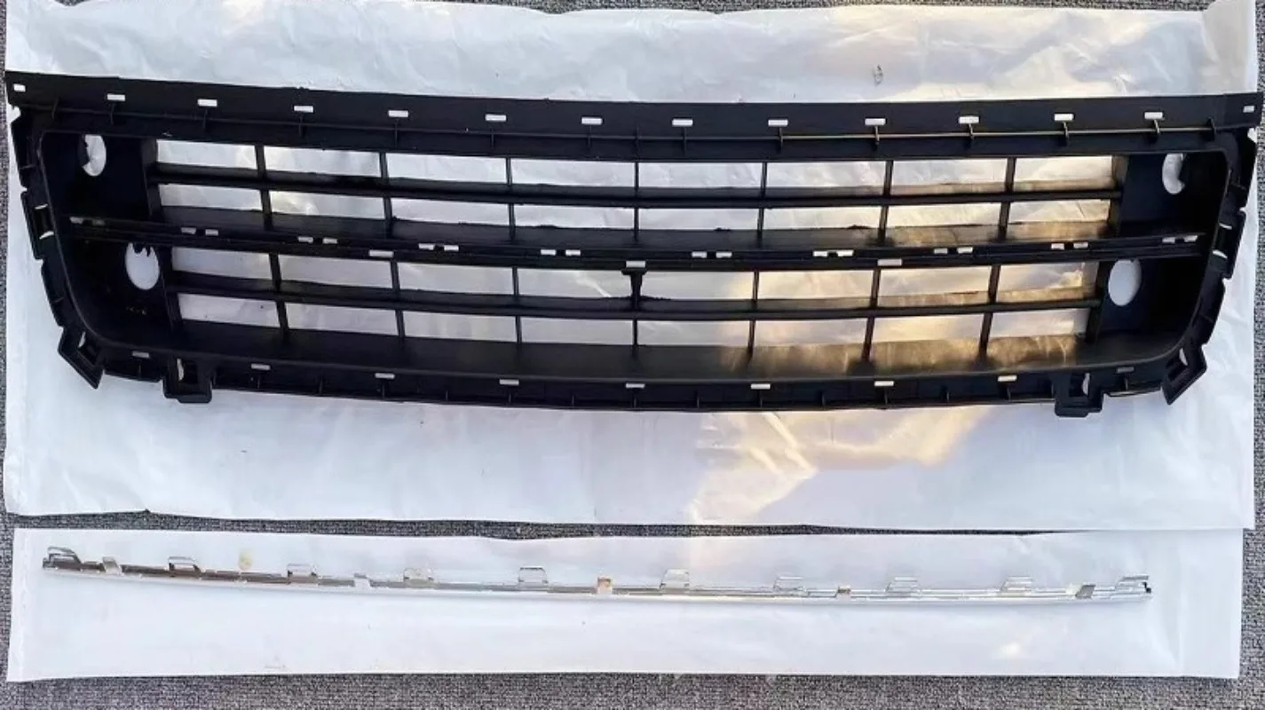 

Front bumper lower grille assembly chrome trim for Volkswagen Multivan Caravelle T5