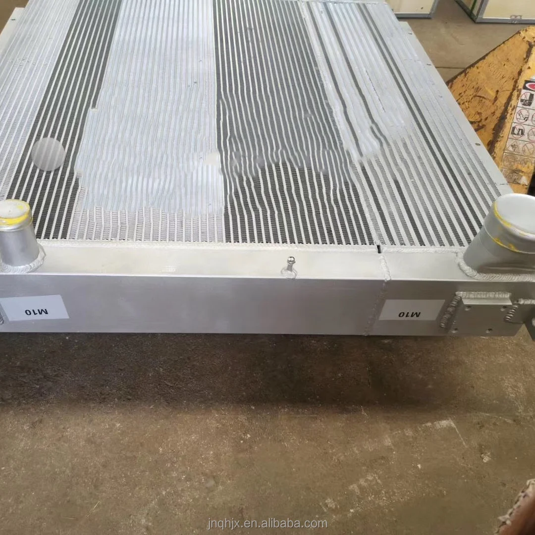 Third-Generation Electronic Fuel Injection Equipped Excavator Radiator Water Tank SD22 Construction Machinery Parts