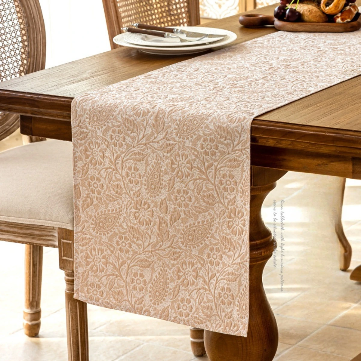 Jacquard Christmas Table Runners Damask Floral Table Runner for Xmas Winter Festival Party Kitchen Dining Tabletop Decoration