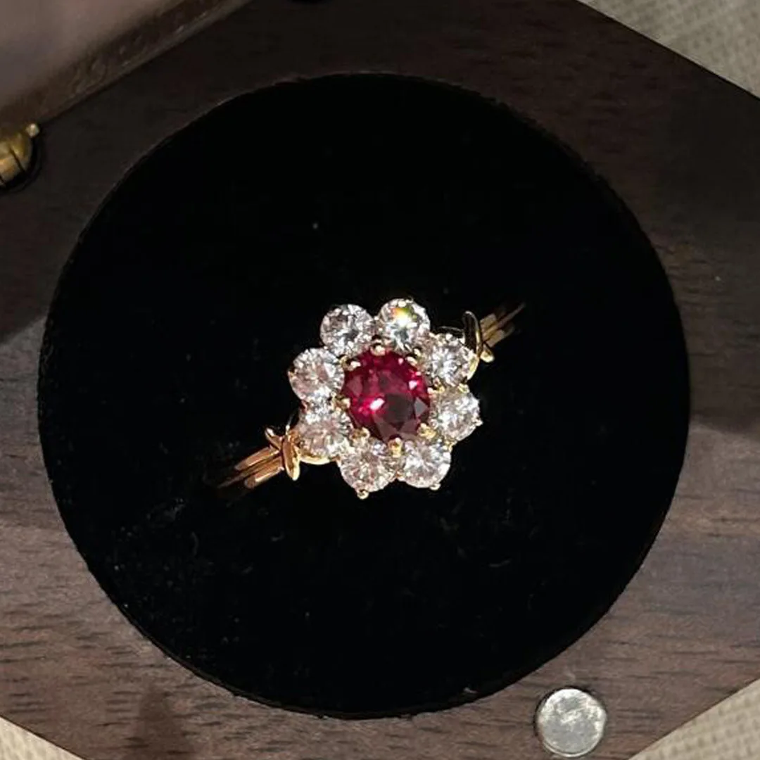 Retro luxury ruby oval flower rings for women high-end inlay full of diamonds classic ring with high quality banquet jewelry