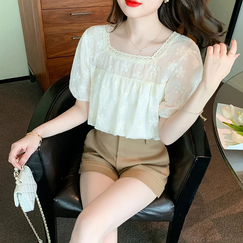 Summer Solid Color Chiffon Blouse Women Sweet Loose Square Neck Puff Short Sleeve Tops Casual Hooked Flower Hollow Apricot Shirt