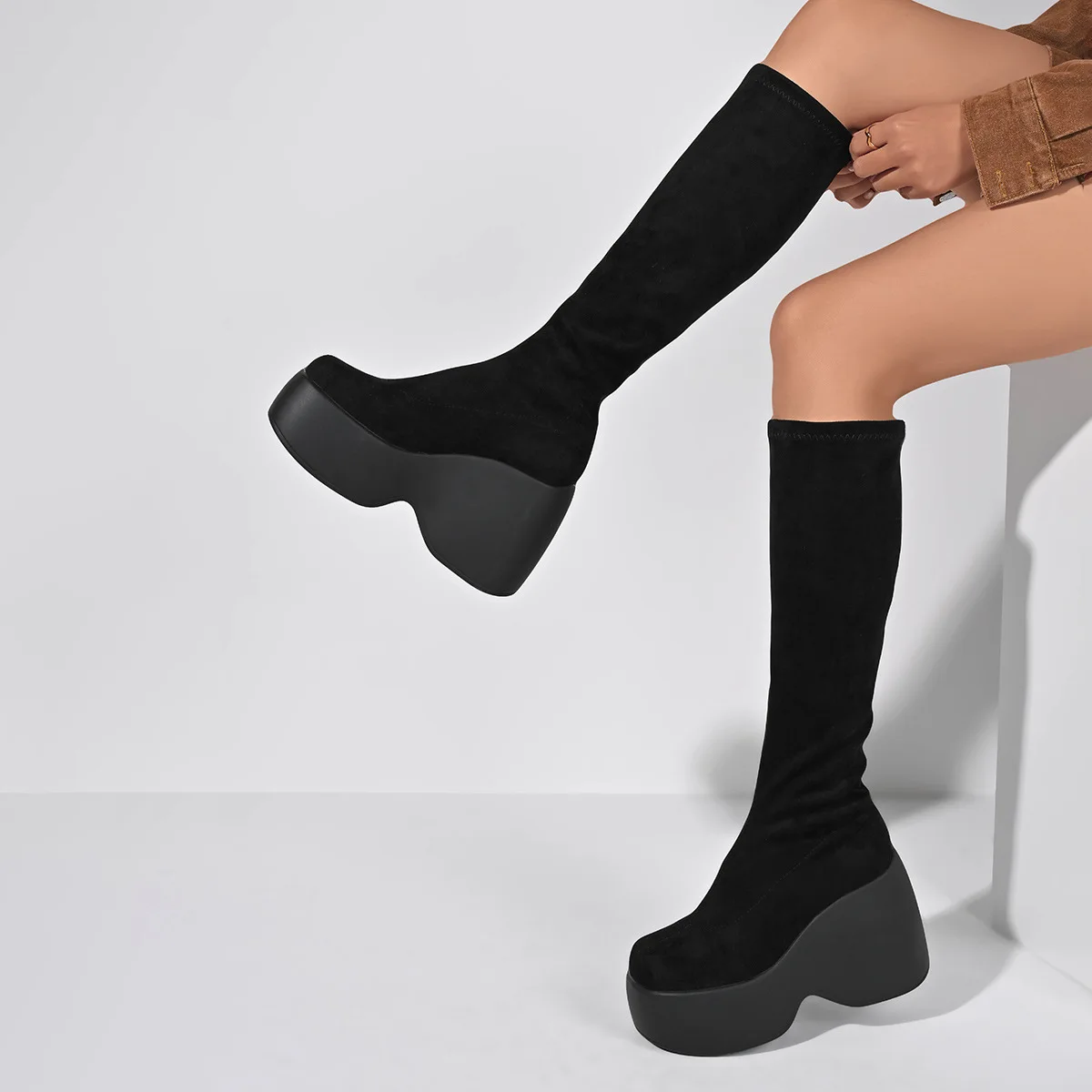 

Women Boots with Punk Style Thick Sole and Sloping Heel Size40-43 Fashionable High Cut European and American Fashion Women Boots