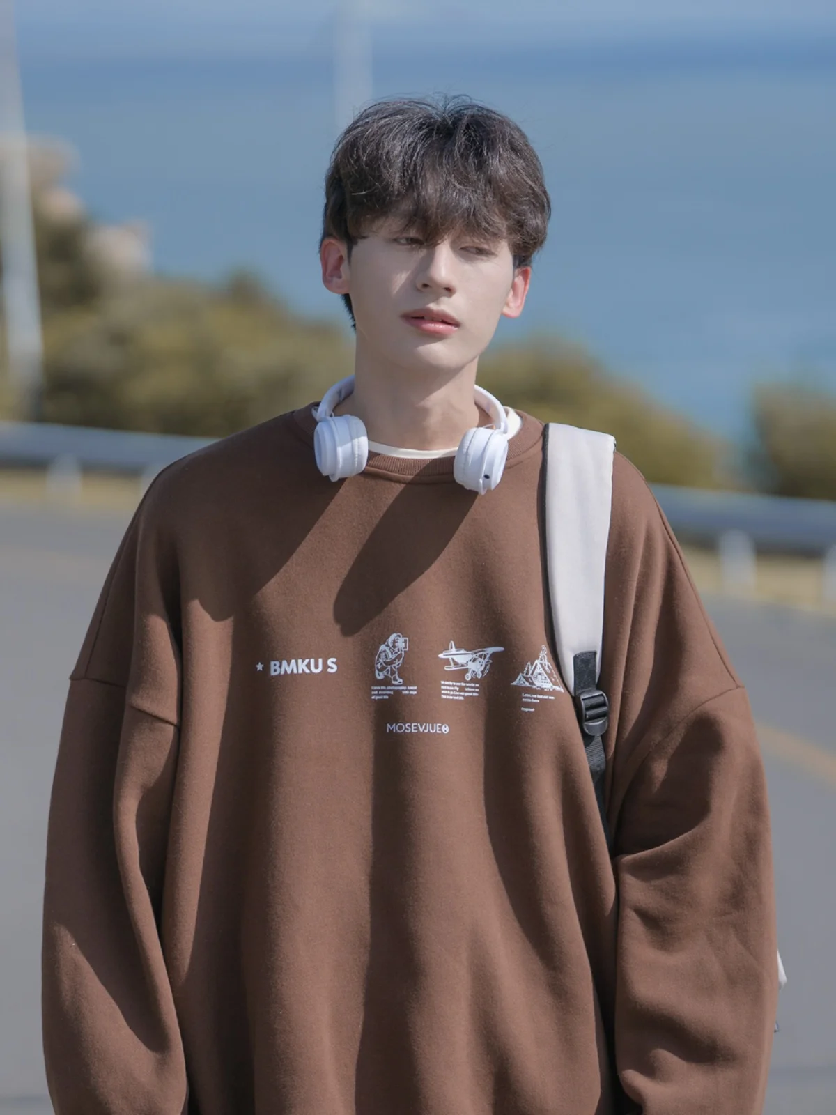 

Коричневый мужской свитшот оверсайз с круглым вырезом, широкими плечами, весенне-осенний, плотный, в японском стиле, повседневный, свободного кроя