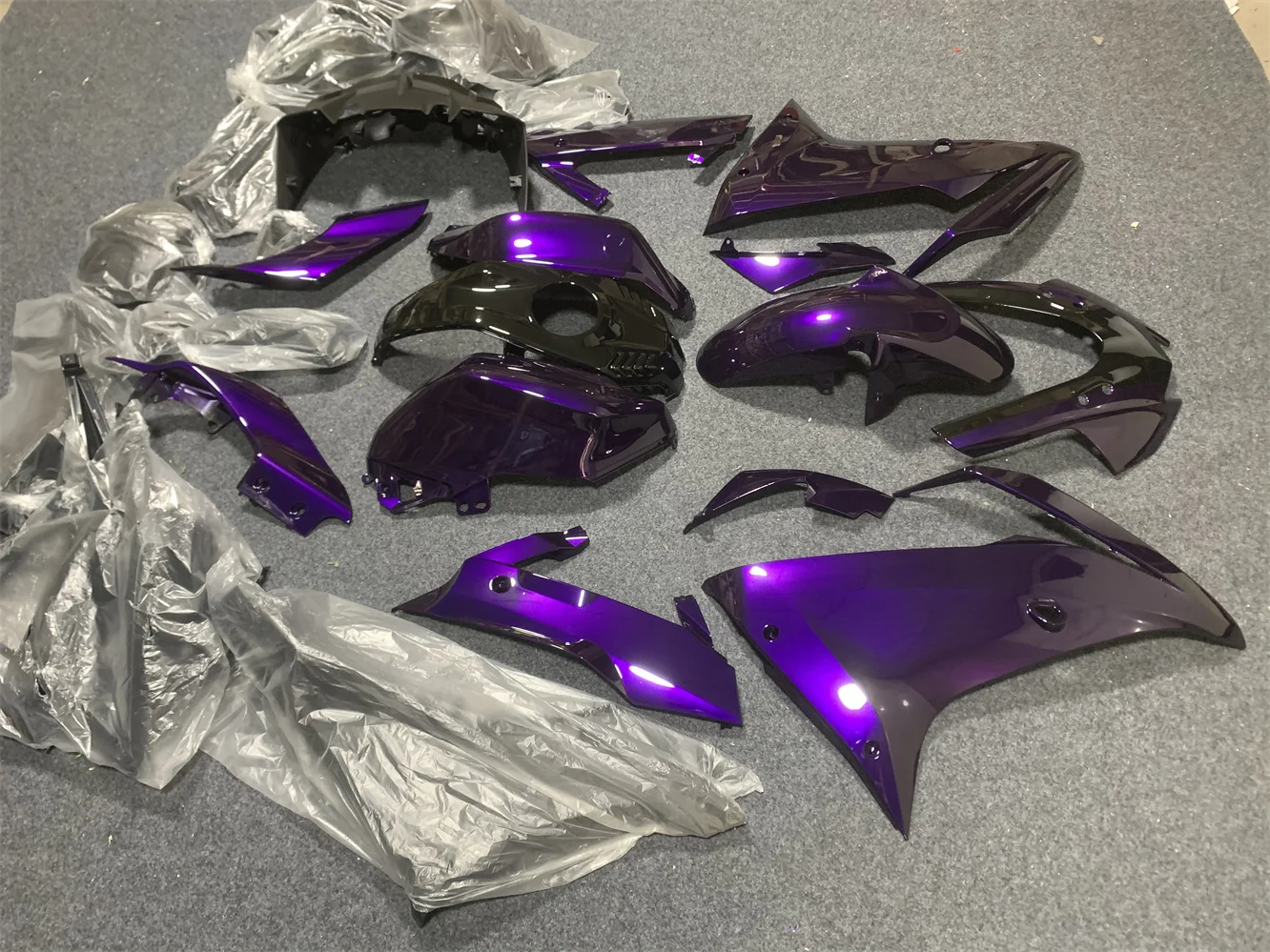 مجموعة هدايا الدراجة النارية مناسبة لـ R15 2019 2020 2021 2022 2023 2024 R125 19 20 21 22 23 مبيت الدراجة النارية الأرجواني #3