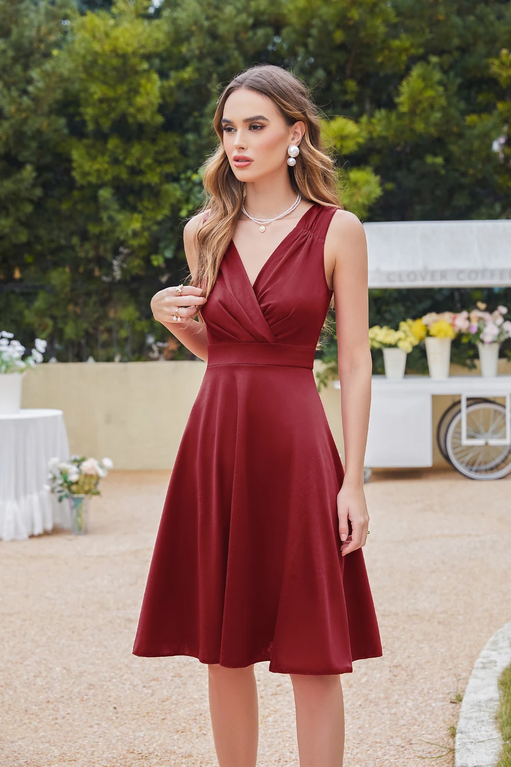 

Elegant V Neck Cocktail Dresses A Line Runched Bust Sleeveless Short Evening Wedding Party Prom Gowns For Bride Summer Vestidos