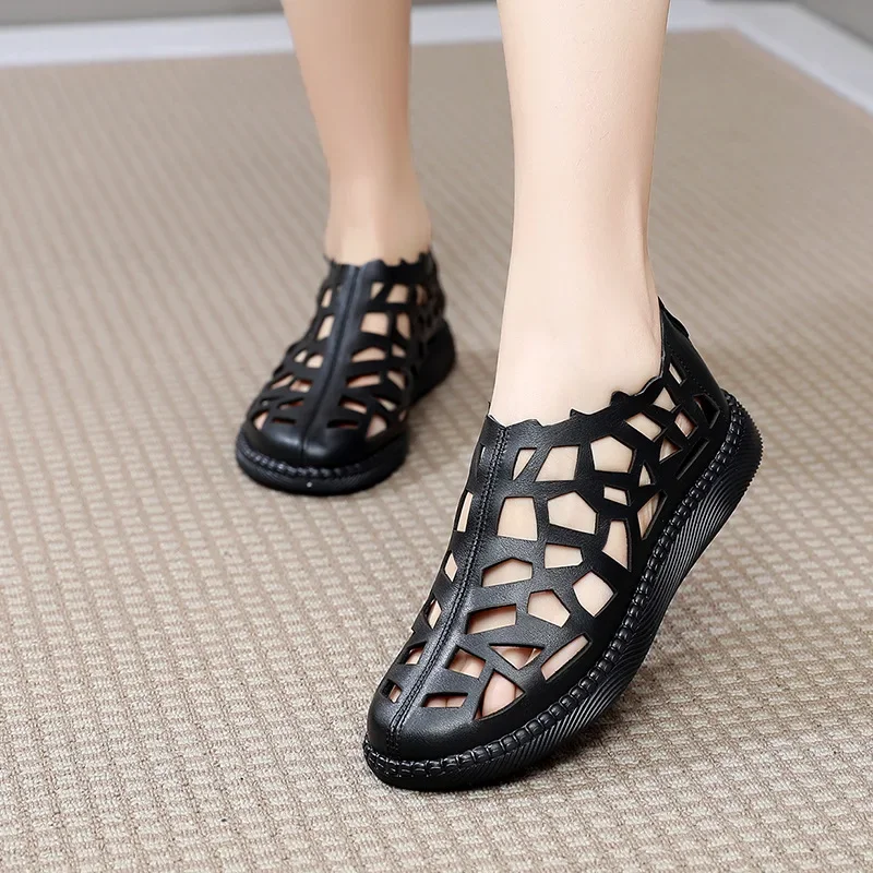 New Summer Round Toe Hollow Hole Shoes Woman Sandals Casual Sneaker Flat Soft Sole Comfortable Sandals Large Size Shoes