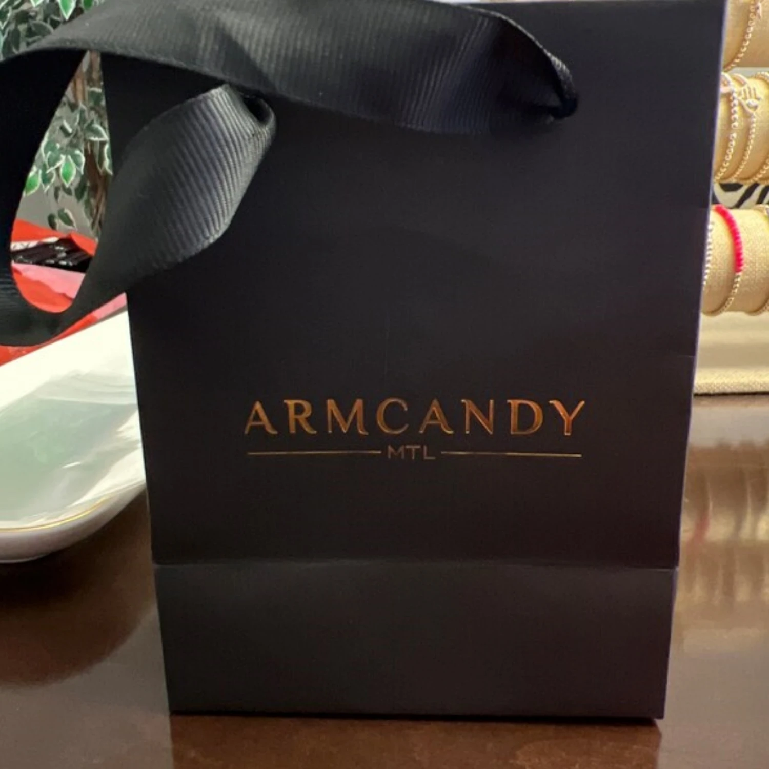 

Персонализированная фиолетовая шкатулка для драгоценностей из 20 шт. с мешочком из микрофибры: набор упаковки с логотипом