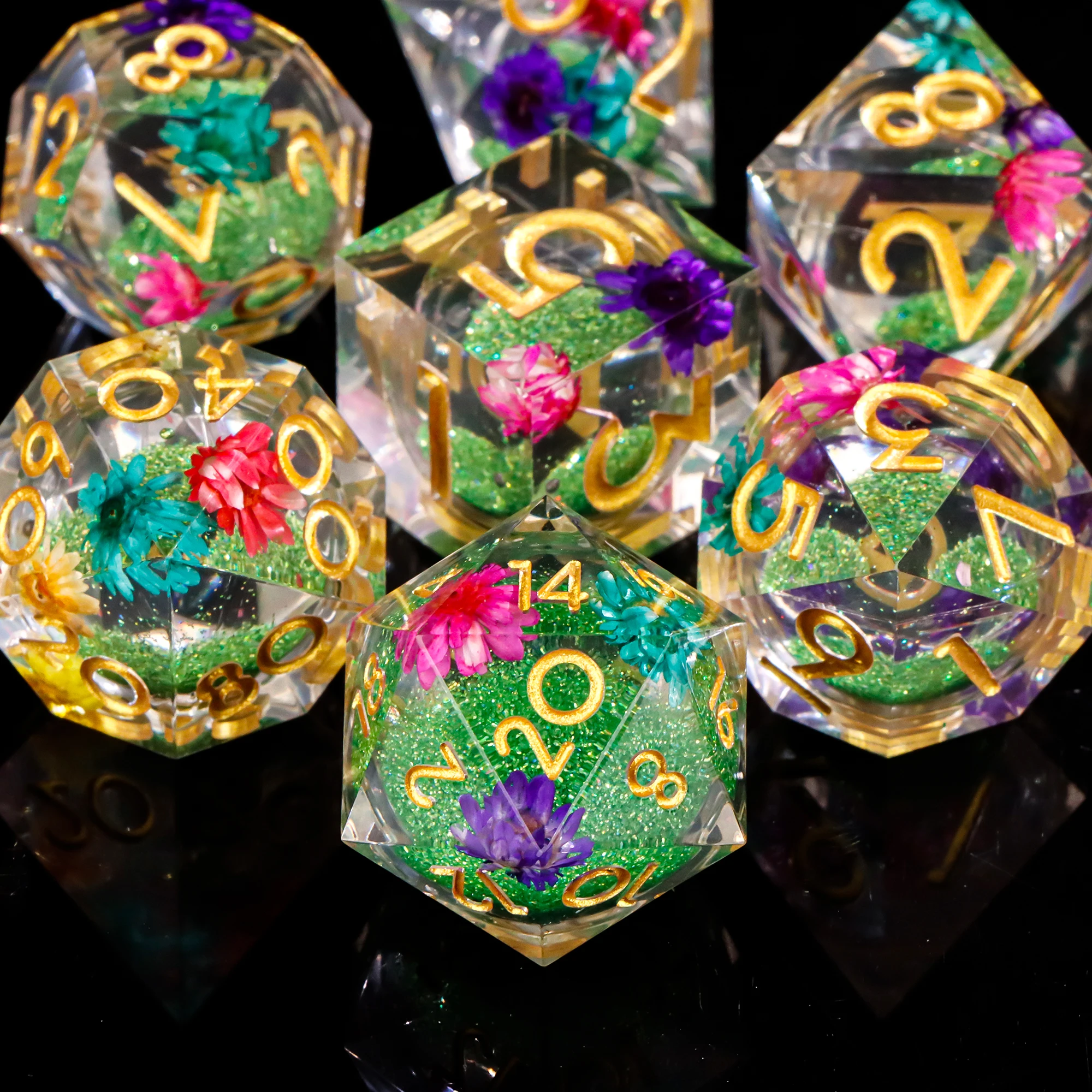 

DND Liquid Core Dice With Flowers D and D Resin Dice For Dungeons and Dragons Polyhedral D&D Dice Set Sharp Edge Dice