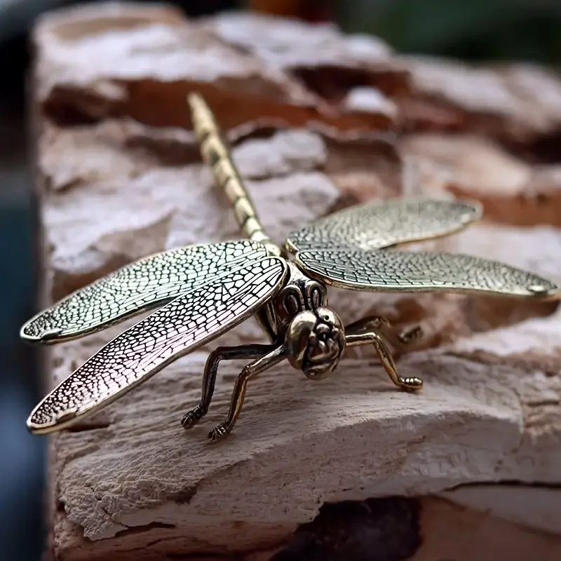 

1pc Vintage Brass Dragonfly Statue Ornament Jurassic Park Retro Dragonfly Figurine Decorative Art Piece for Home
