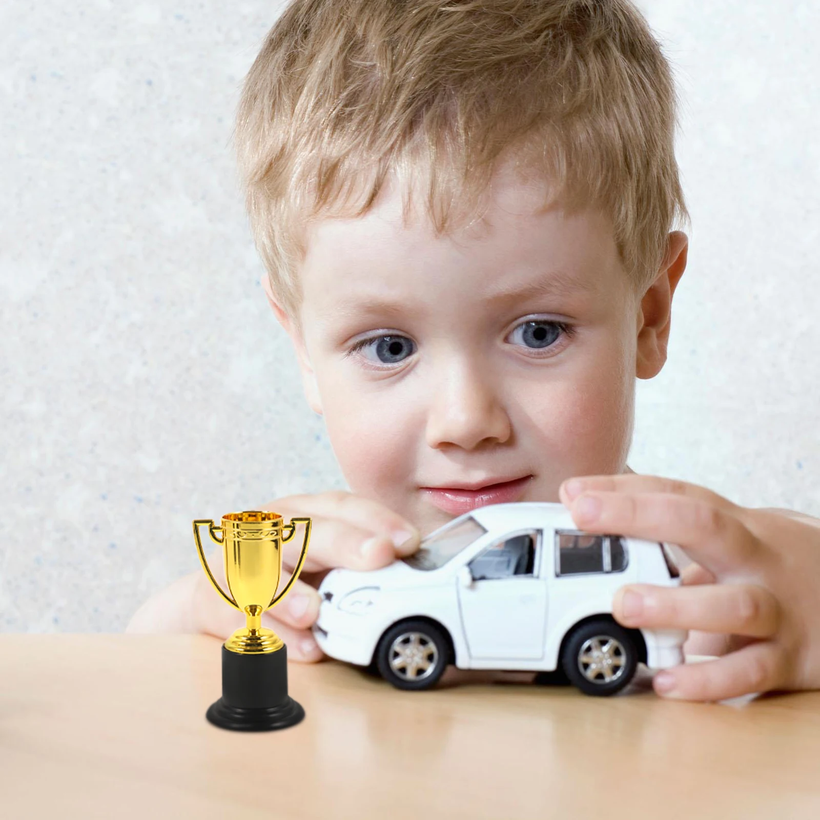 

6pcs Plastic Award Trophies Golden Cups for Kids Sports Prizes Party Favors Commemorative Souvenirs Durable Material