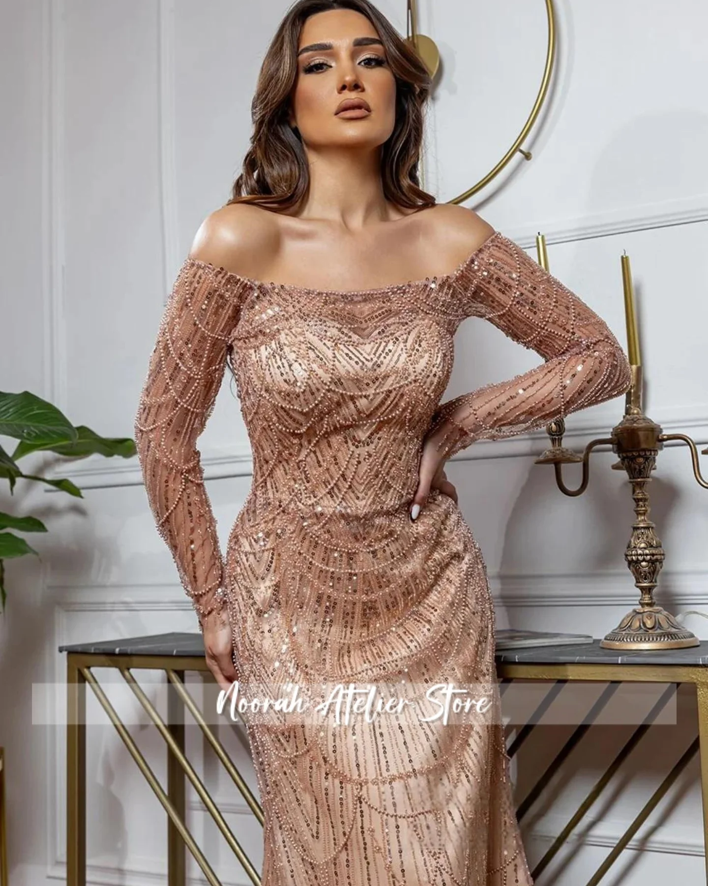 فساتين سهرة نسائية أنيقة جديدة لامعة بلون الشمبانيا 2025 مطرز بالخرز فستان للحفلات الراقصة بأكمام طويلة فساتين مخصصة