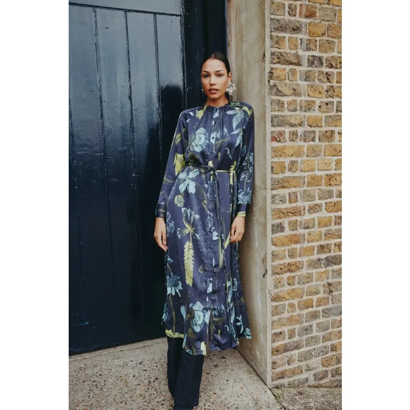 

атласное платье, элегантная женская одежда с рюшами и съемным поясом