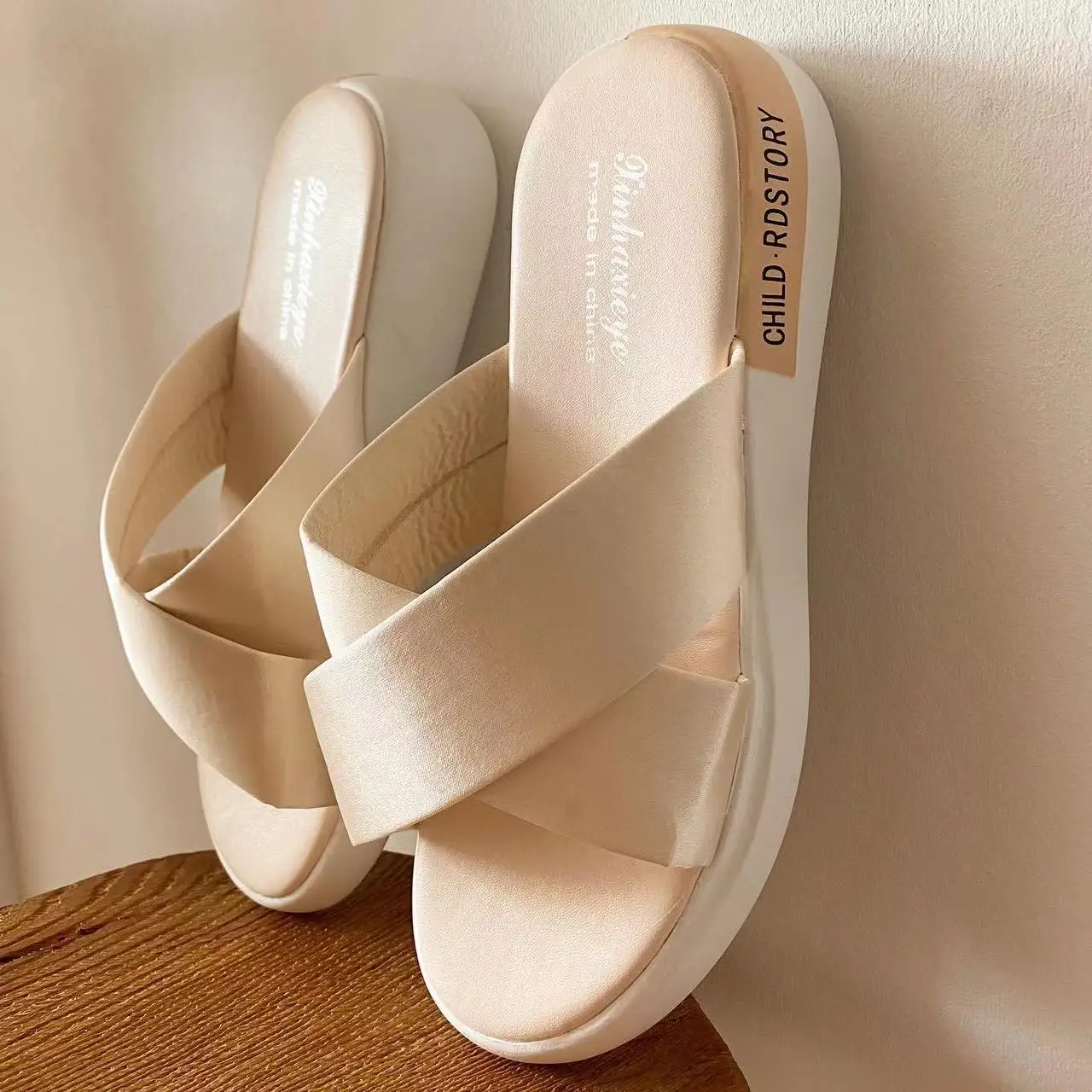 Summer New Slippers for Women To Wear Thick-soled Slope with Ladies Sandals and Slippers Fashion Half-drag Beach Sandals