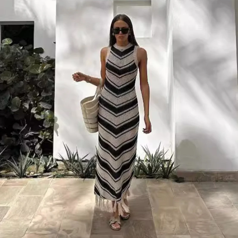 

Women Chic Wave Striped Knitted Long Dress Fashion Round Neck Sleeveless Slim Maxi Dresses 2024 New Female Vacation Robes Cloth