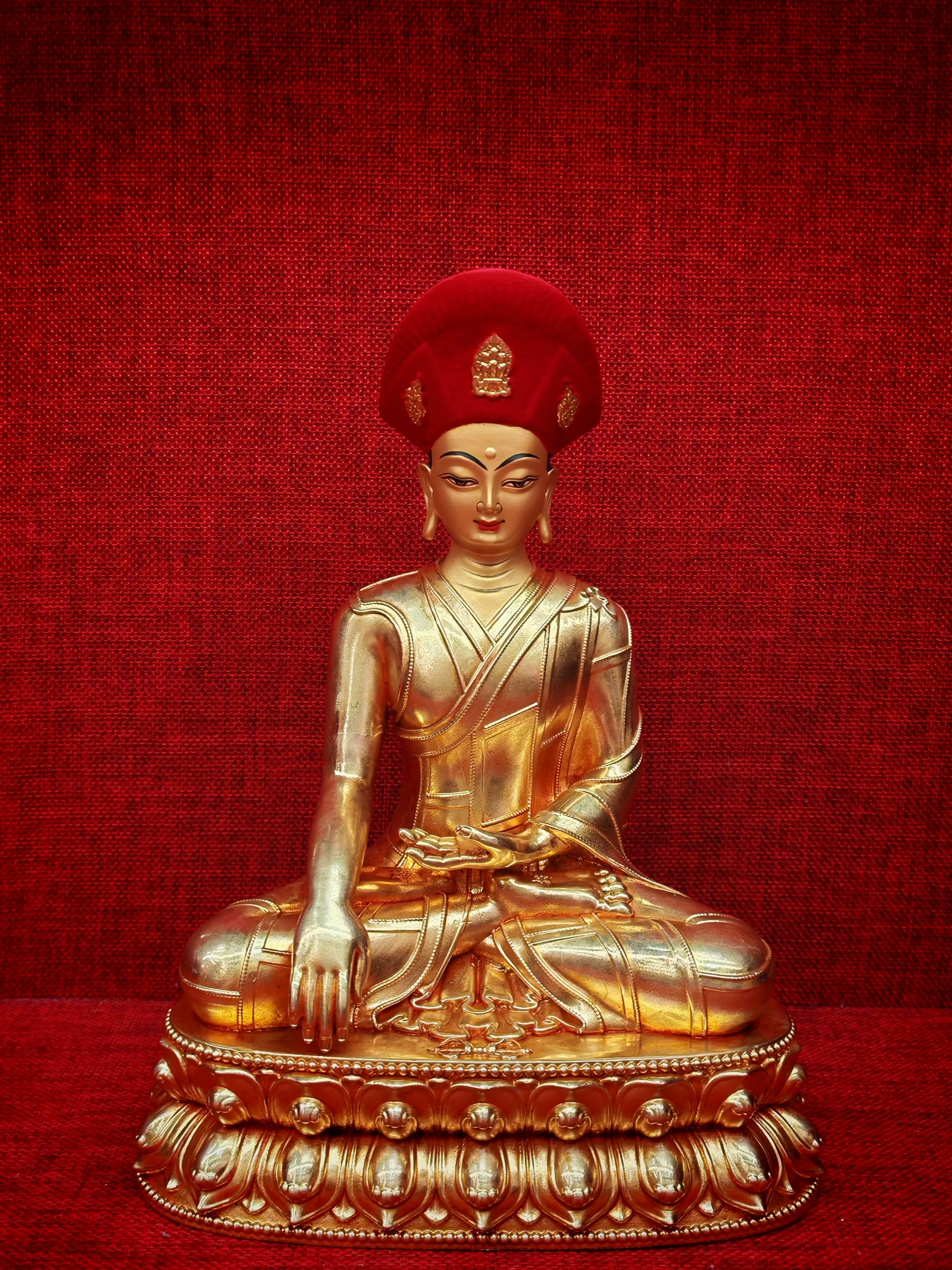 The height of the statue of the master of Jidingsong Gongzhigongti Temple is 7 inches of pure brass gilt