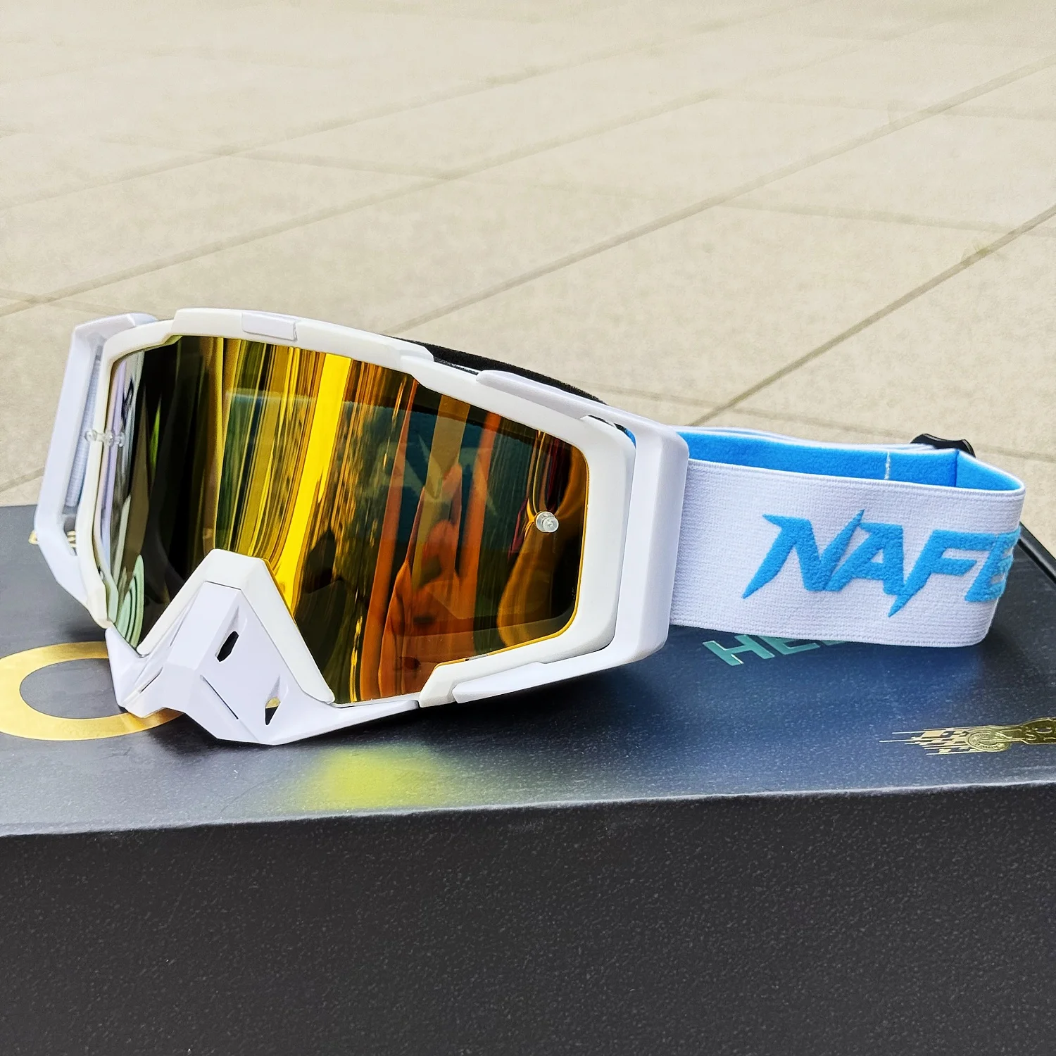 Windproof Dustproof Off-Road Motorcycle Goggles Protective Glasses for Motocross Biking Skiing And All Outdoor Sports
