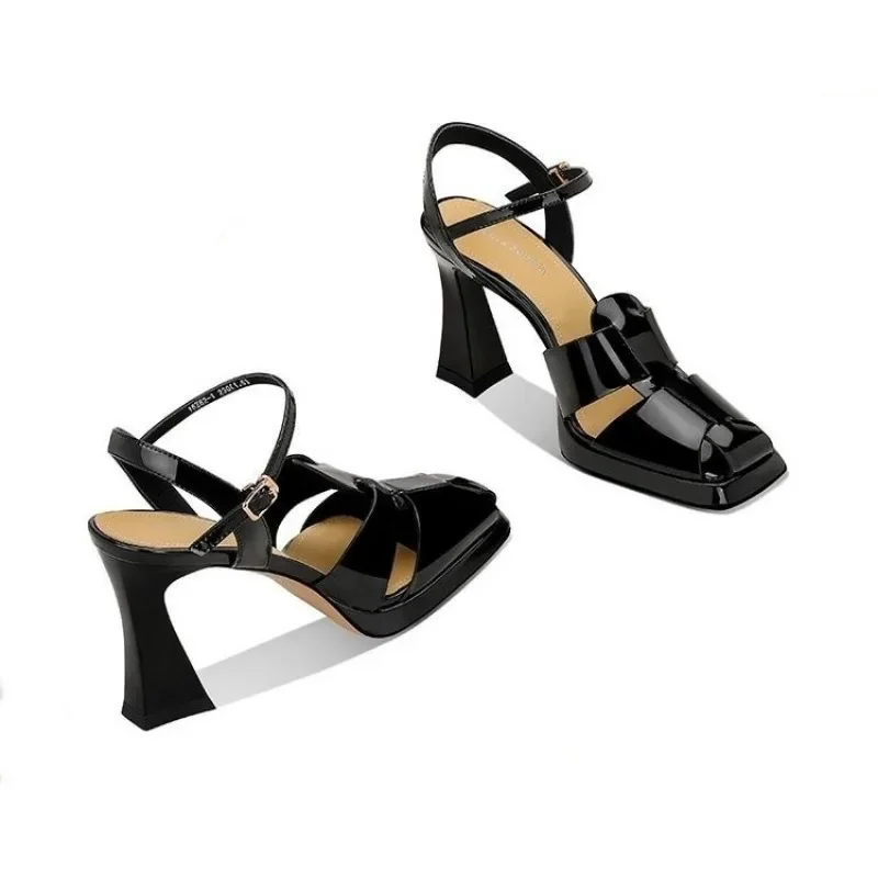 Women\'s Sandals Summer New Fashion One Line Strap Versatile Hollow Headed Roman Thick High Heels Women\'s Sandals
