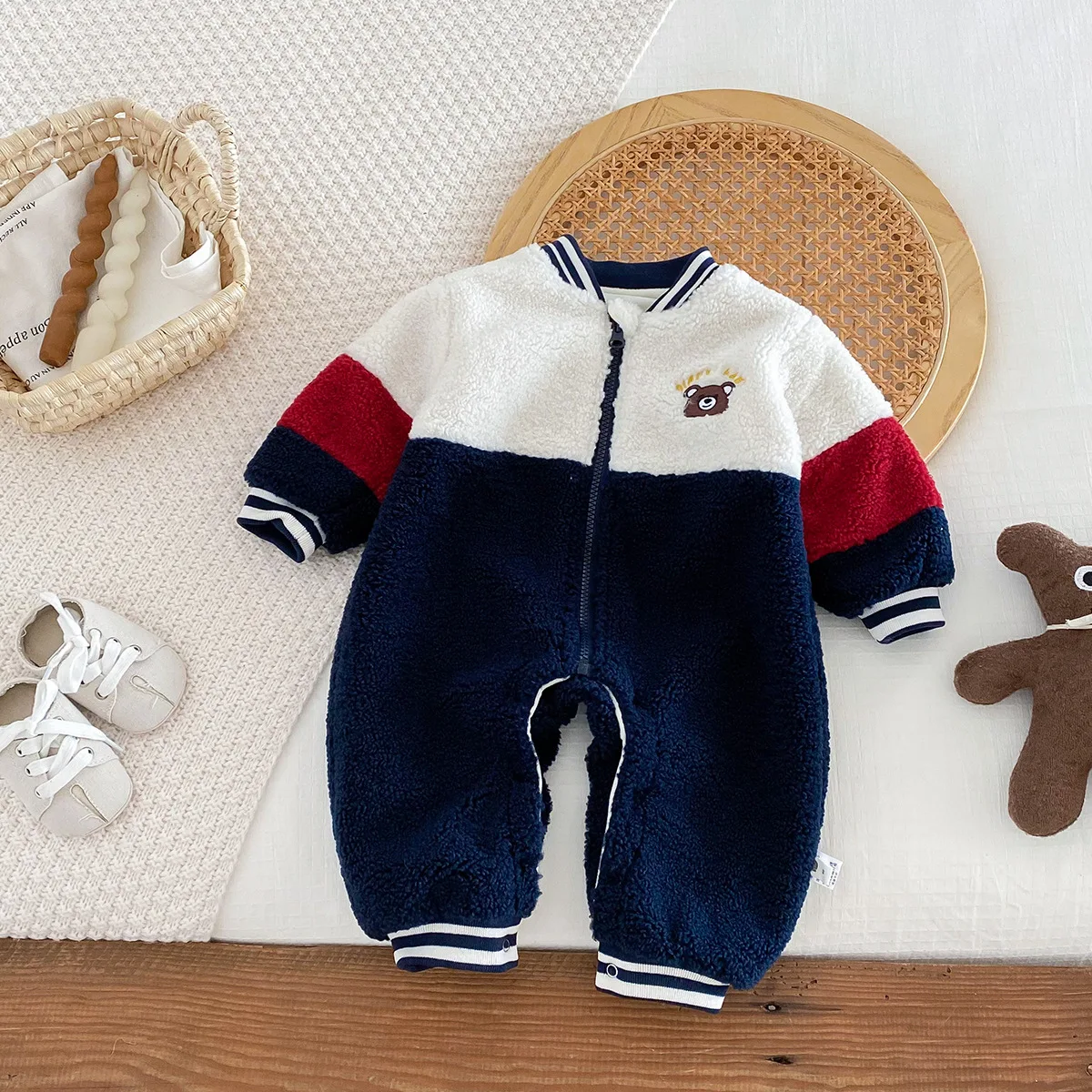 Autumn Winter Korean Infant Boys Jumpsuit Cartoon Bear Spliced Hairy Baby Boys Fleece Rompers Newborn Boys Bodysuit Outfits