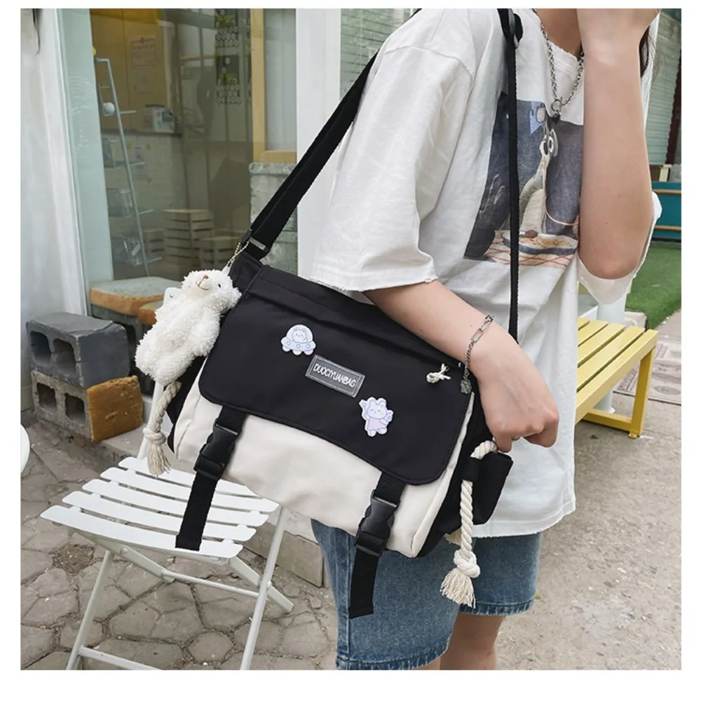 Large Capacity School Bags Fashion Waterproof Nylon Crossbody Bags Adjustable Messenger Bag Girls