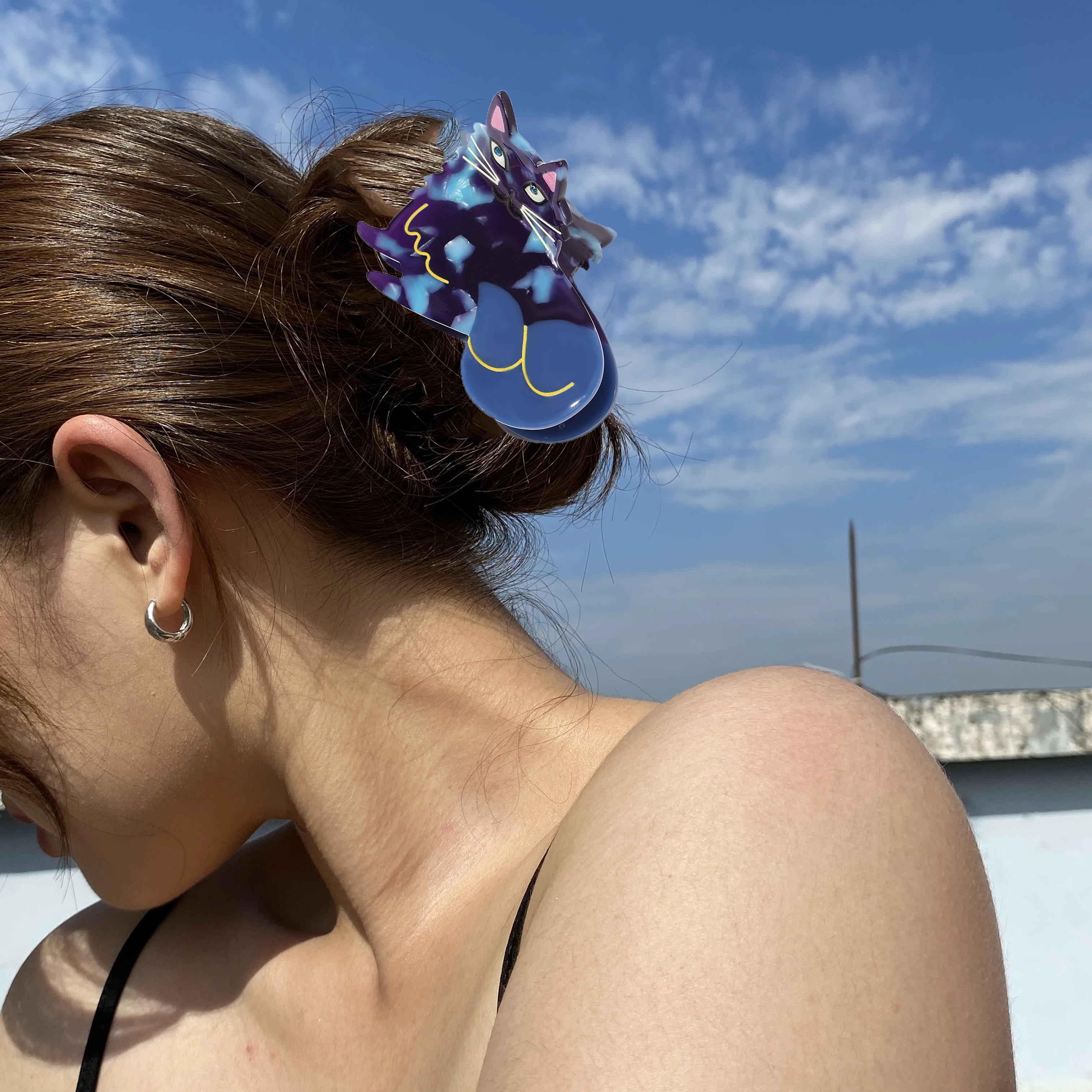 

Градиентная синяя ацетатная заколка для волос с рисунком кота и акулы, трендовая заколка для волос в виде животных, заколки с когтями, аксессуары для волос, инструмент для женщин