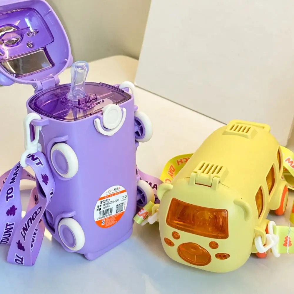 Cute Large Capacity Children Straw Cup Car Toy Design Outdoors Car Water Cup Cartoon Bus Bounce Straw Kettle School