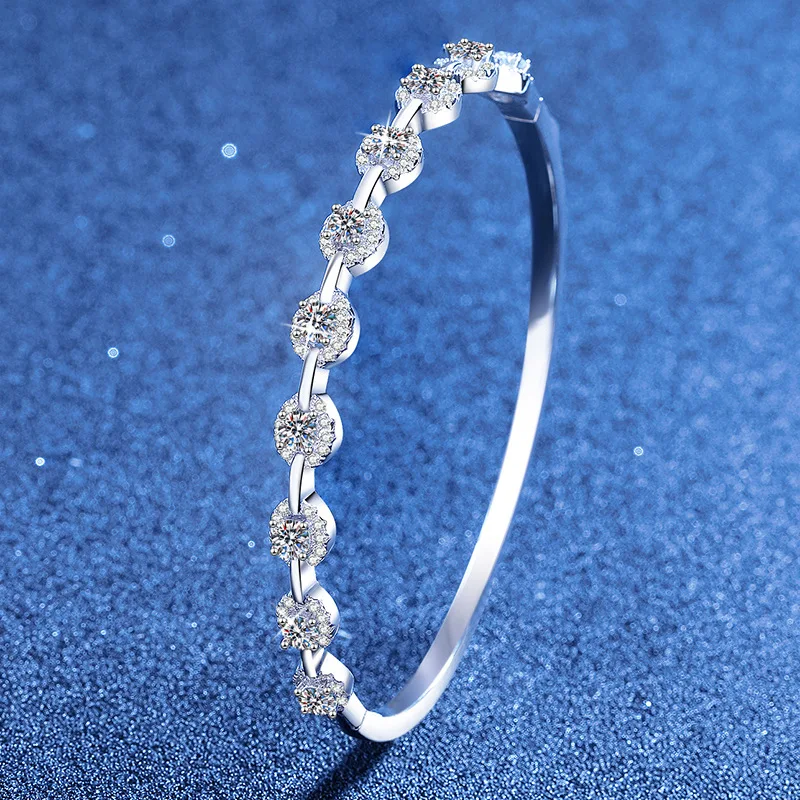 LioraGem Full Sky Star Hollow-out Moissanite Bracelet, Brilliant High-Quality Diamond-Studded Bangle Platinum PT950 Stamp