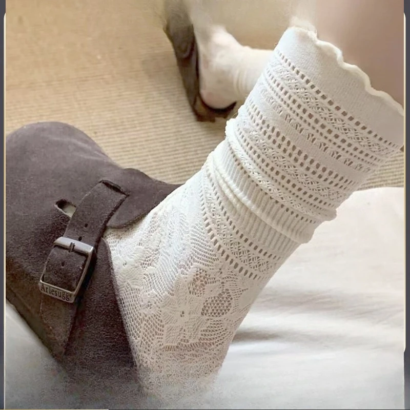 

3 PairsWomen Lace Socks Mid Calf Hollow Out Floral Pattern Thin Comfortable Casual
