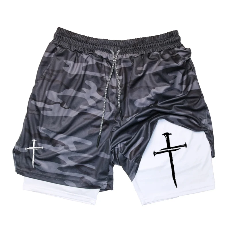 Pantalones cortos deportivos 2 en 1 con estampado cruzado para hombre, pantalones cortos deportivos cristianos con bolsillo para teléfono móvil, ropa deportiva con lazo para toalla