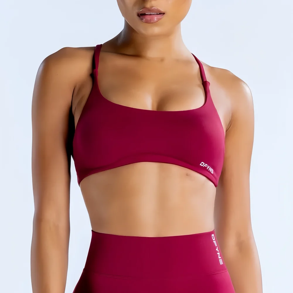 Dynamic Twist Back Bra with Logo Women Seamless Yoga Top Bra Medium Support Padded Gym Crop Top Stretchy Fitness Sports Top