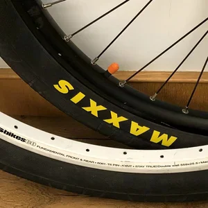 MAXXIS HOOKWORM Pneu de bicicleta original para pedicabs FLAT/PARK/STREET/VERT Pneu de bicicletas de carga 20 × 1,95/24 × 2,5/26 × 2,5/27,5 × 2,5/29 × 2,5 6 principais vendas bike pneu aro 26 - №5