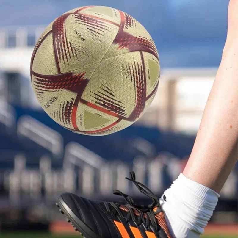 ลูกฟุตบอลคุณภาพสูงอย่างเป็นทางการขนาด 5 วัสดุ PU ไม่มีรอยต่อเป้าหมายทีมกลางแจ้งเกมฟุตบอลการฝึกอบรม