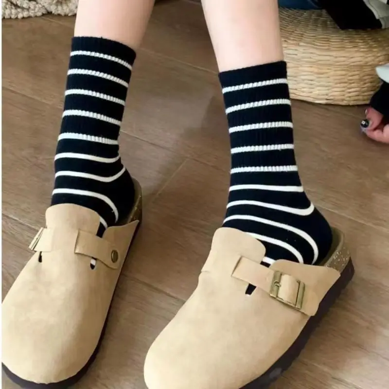 5 Pairs Cute Smiling Mid Tube Print Women Socks Comfortable and Soft Round Neck Sports Socks for Women Stockings
