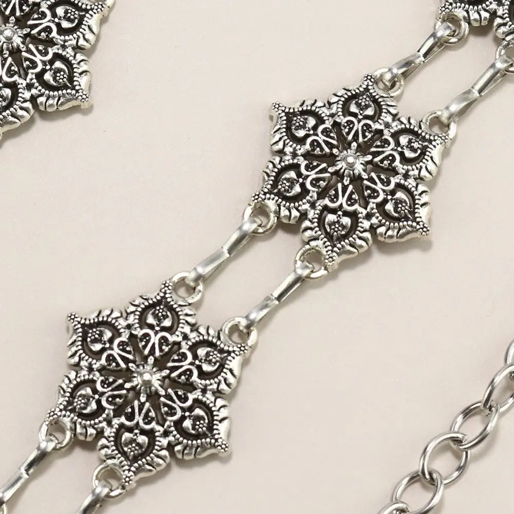 Cintura in vita regolabile in metallo retrò Cintura skinny decorata Boho Cintura da cowgirl occidentale in argento da donna