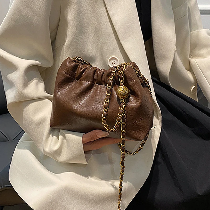 

Retro Leather Bag Fashion Versatile Soft Commuter Chain Crossbody Women Bag