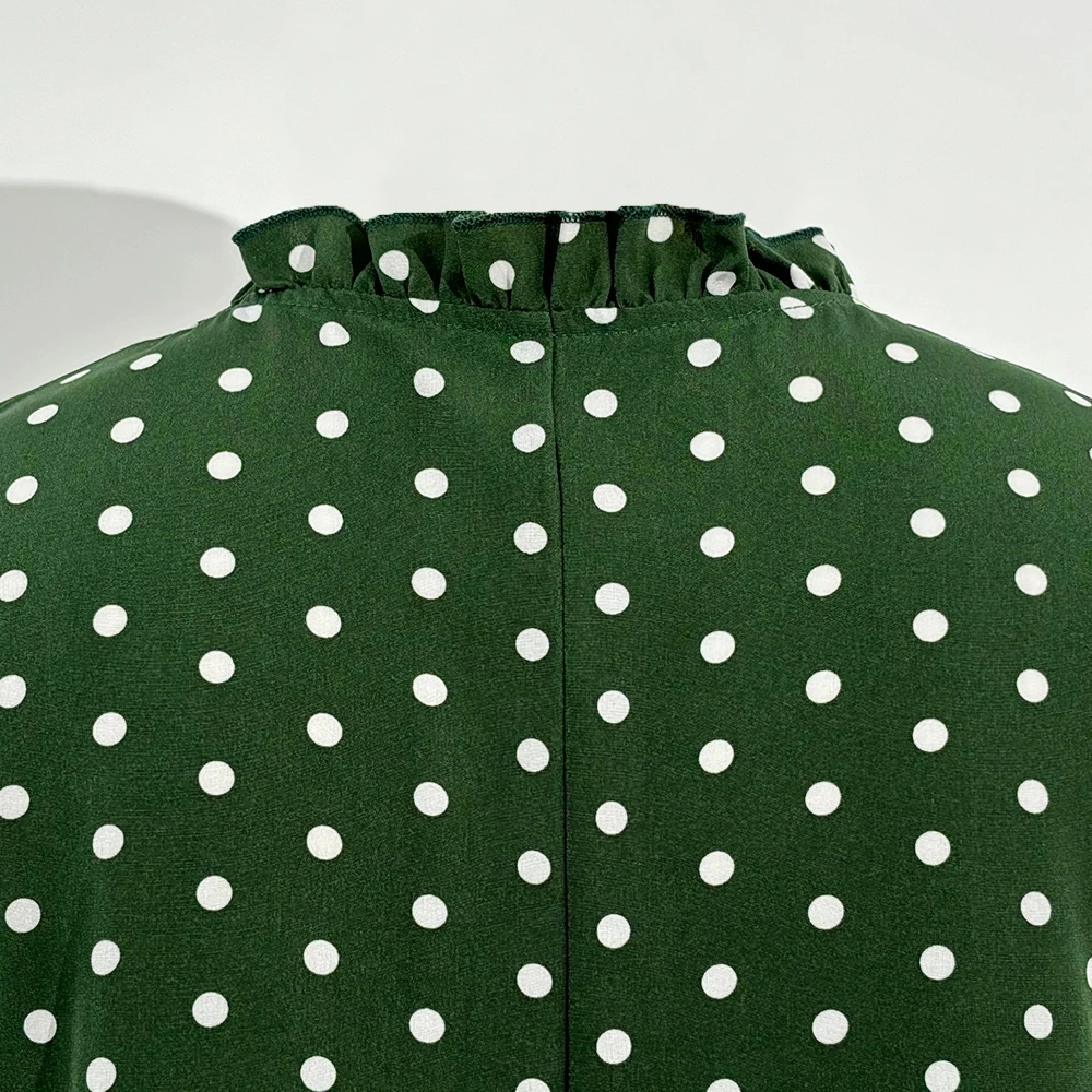 فساتين الصيف الفرنسية البولكا نقطة بلا أكمام نصف الياقة المفتوحة الدانتيل متابعة الطبقات فساتين عطلة صغيرة ثنيات للنساء