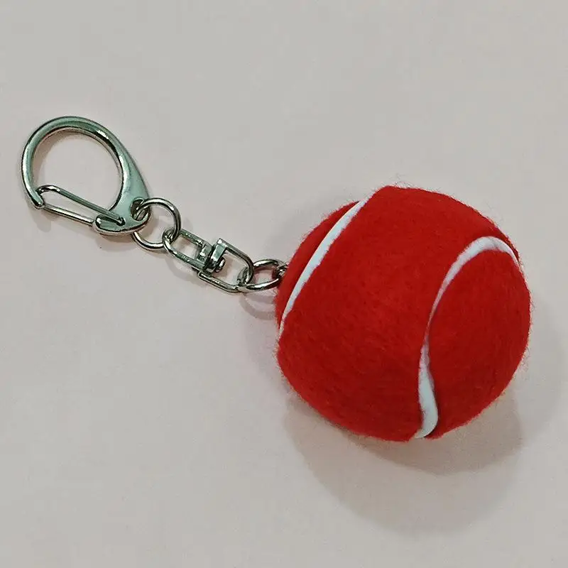 Mini-Tennisball-Schlüsselanhänger in leuchtenden, verschiedenen Farben und mit Metallverschlüssen zur Dekoration von Rucksäcken, kleine Geschenke für Tennisliebhaber. – Detail 3