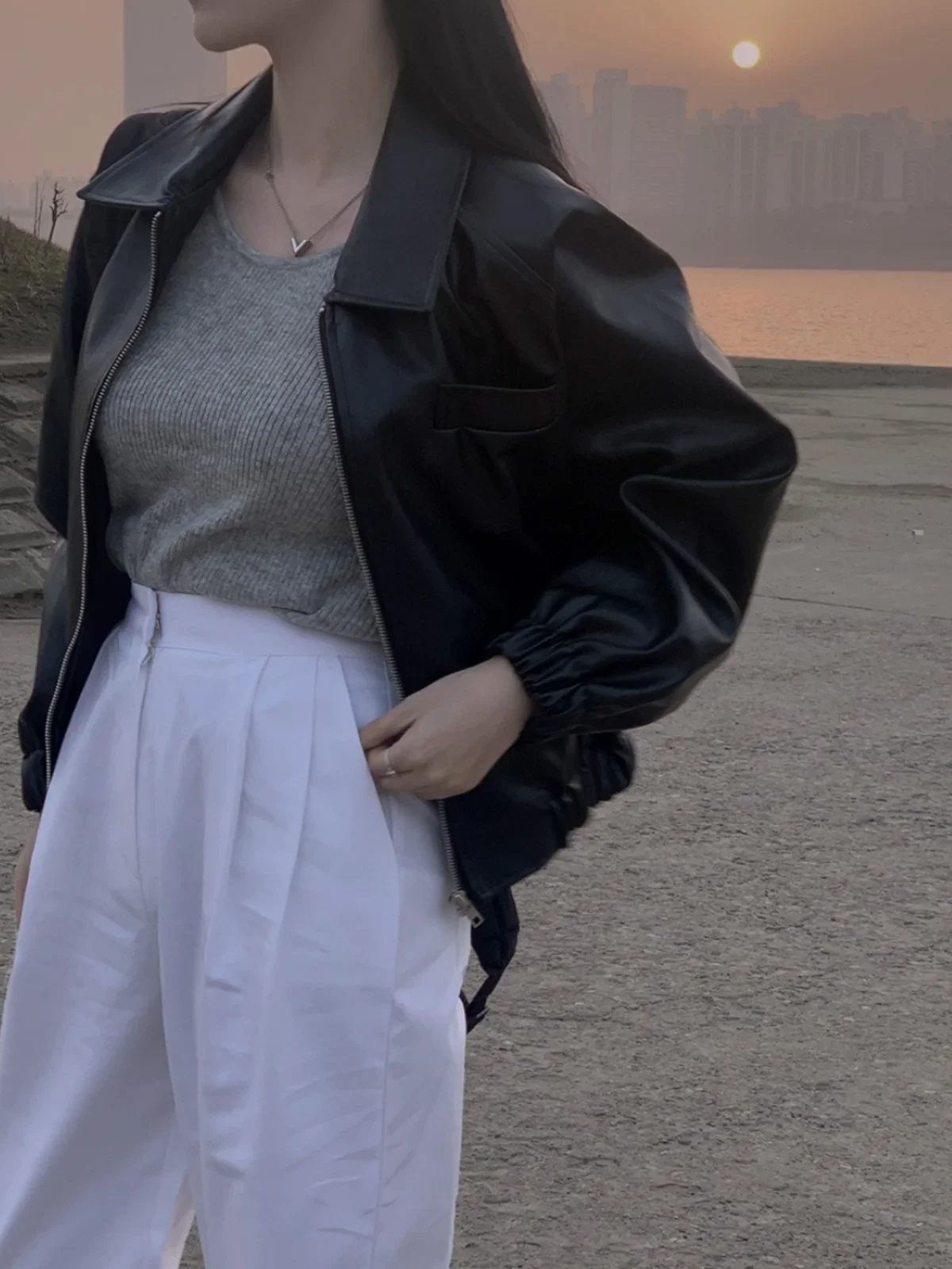 Cappotto corto in pelle retrò di Hong Kong Donna Primavera e autunno Design ampio Alto senso Casual Top tutto abbinato ZT294