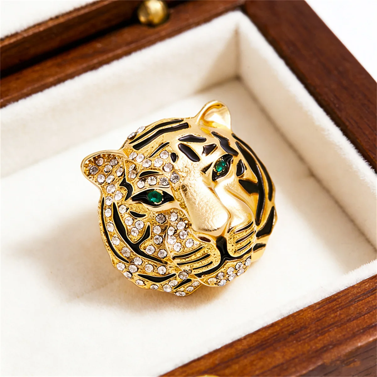 1Pc Domineering Retro Tiger Head Brooch Cool Punk Animal Pin Unique Personality Jewelry Accessories Party Birthday Gift Trend
