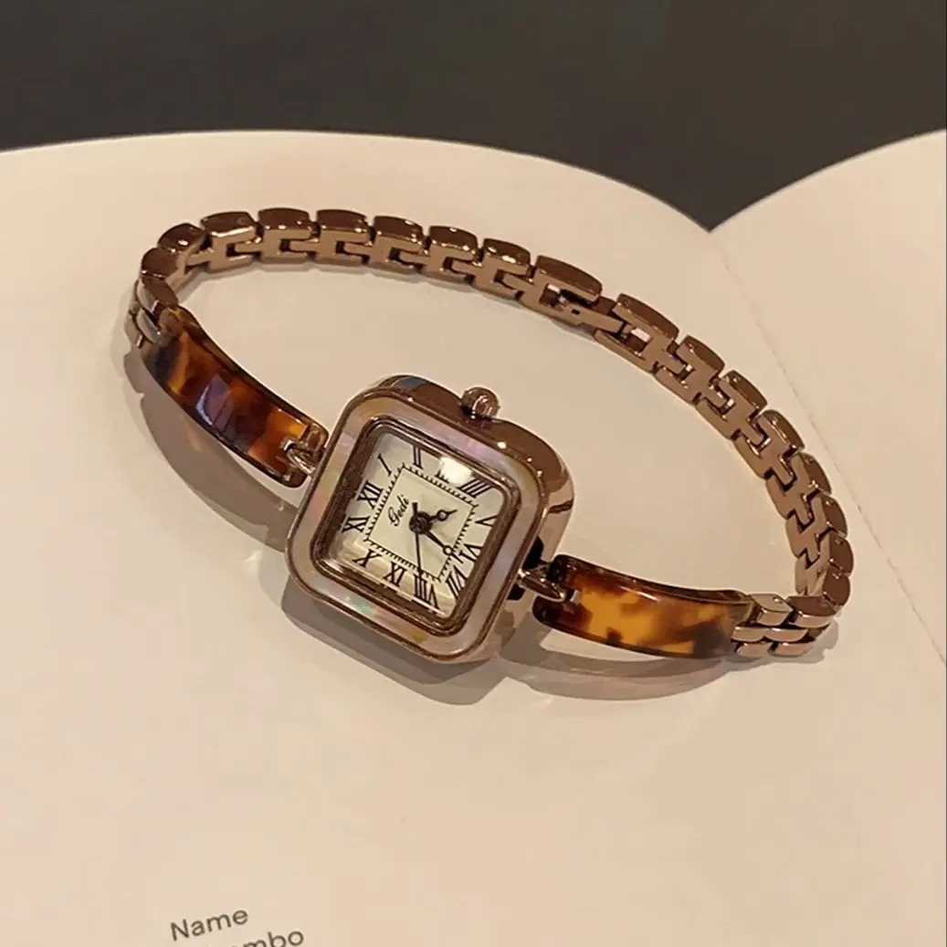 Luxury Vintage Women's Watches With Roman Numerals and Square Dial Quartz Ladies Watch with Amber Bracelet Perfect Gift NEW
