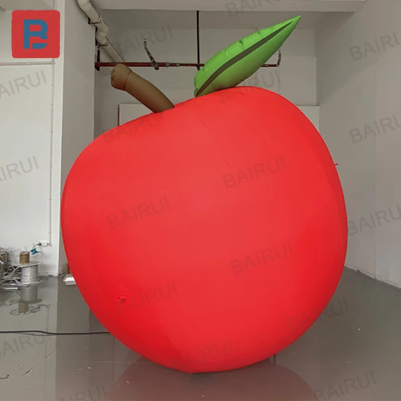 Nadmuchiwane jabłka, powietrzne formy w kształcie owoców z dmuchawkami, dekoracja jabłek na Nowy Rok do placów handlowych i na zewnątrz.