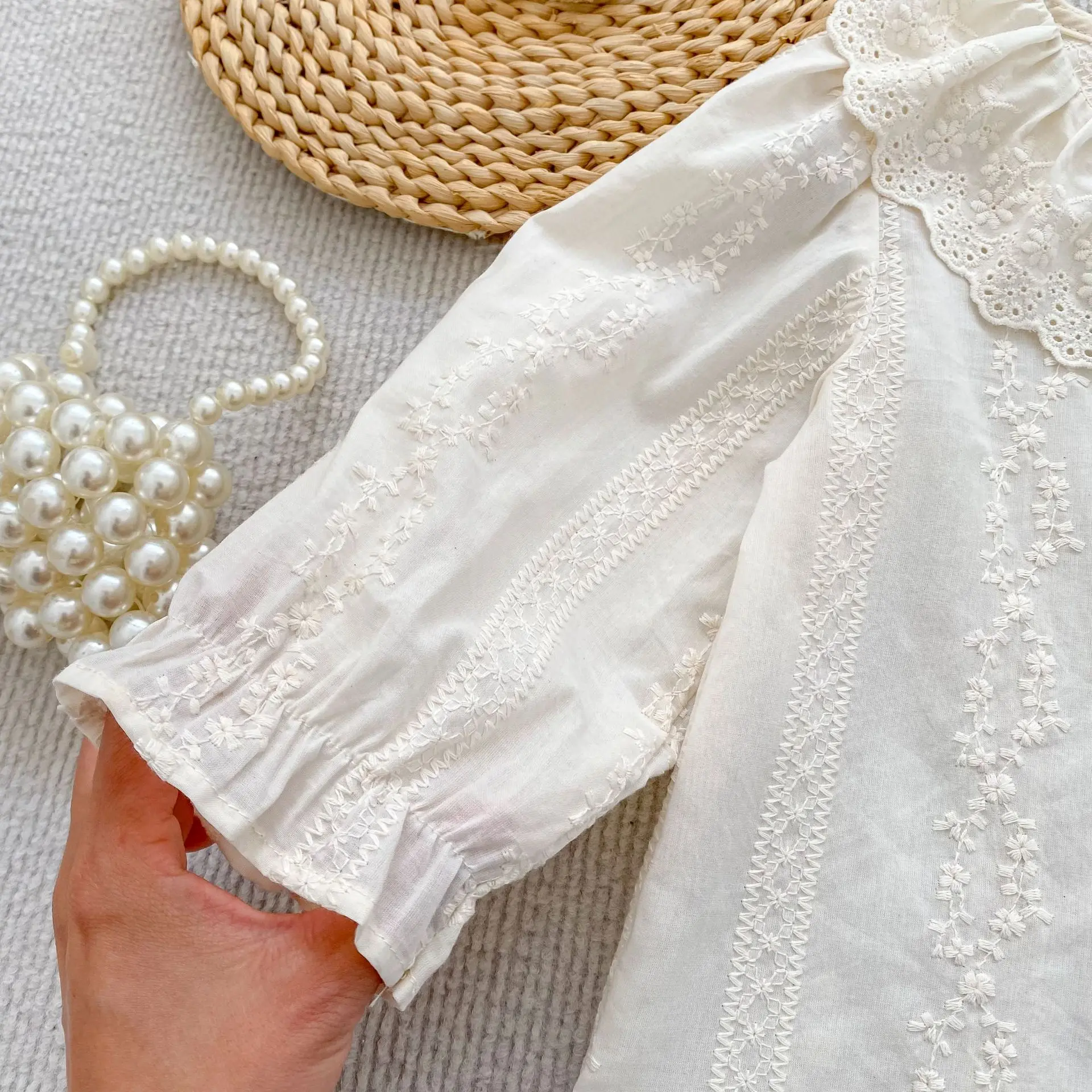 Kleinkind Mädchen Spitzenbluse mit Peter-Pan-Kragen, Vintage-Stickerei, Langarm-Rüschenmanschette, Süße Kinder-Oberteile für Frühling und Herbst – Detail 10