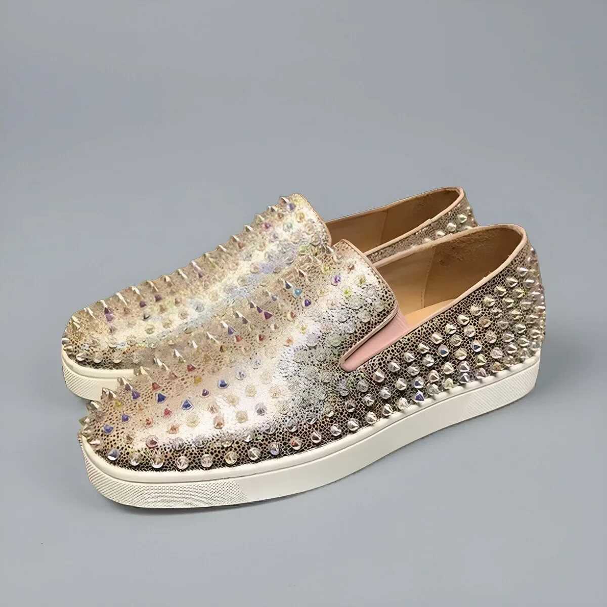 

Women Luxury Low Top Red Bottom Shoes For Men Trainers Spiked Gold Glitter Genuine Leather Pearl Rivets White Sole Flats Sneaker