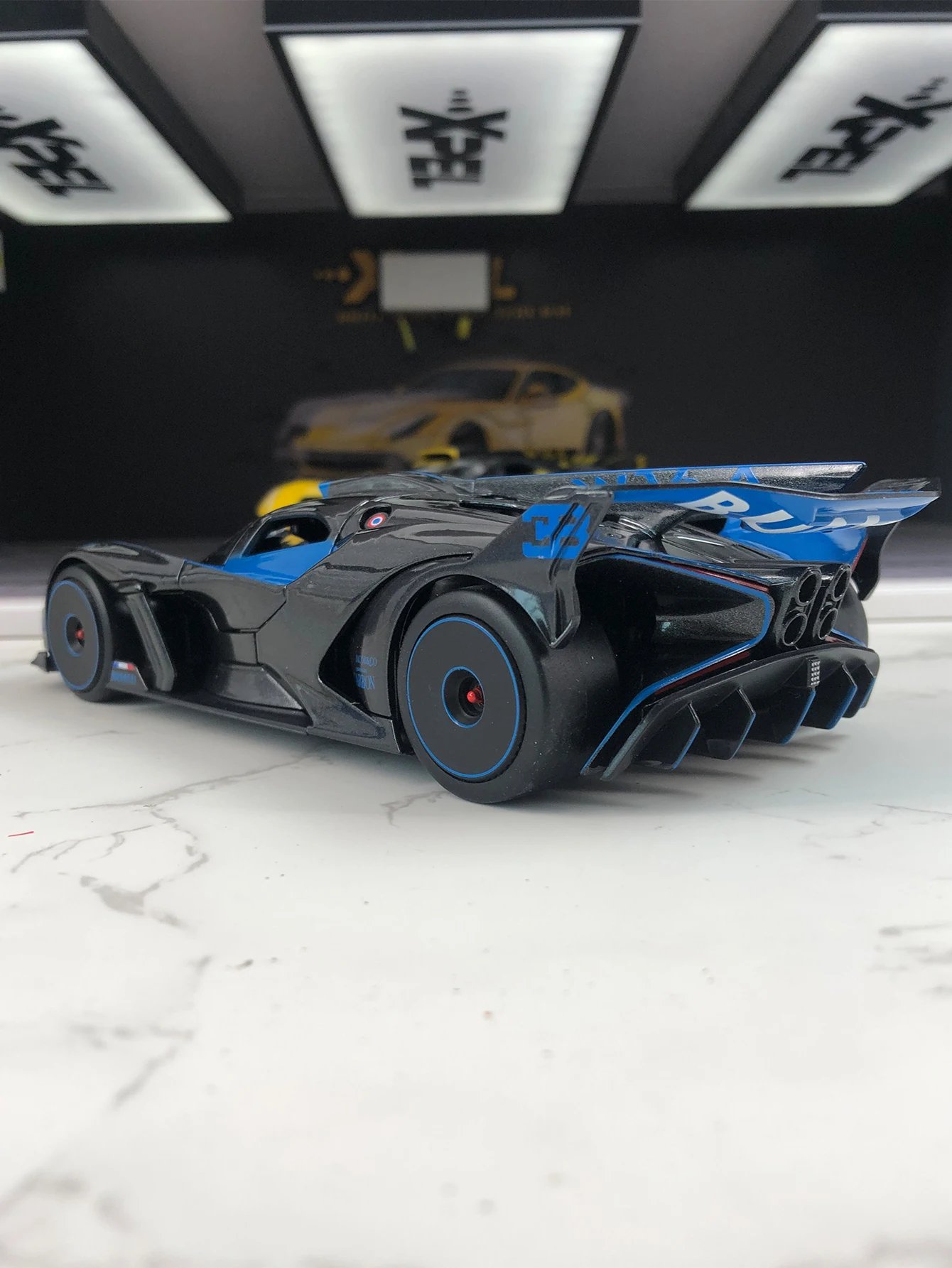Maisto 1:24 simulation zinc alloy Bugatti Bolide model car, static ornament, metal collectible gift car
