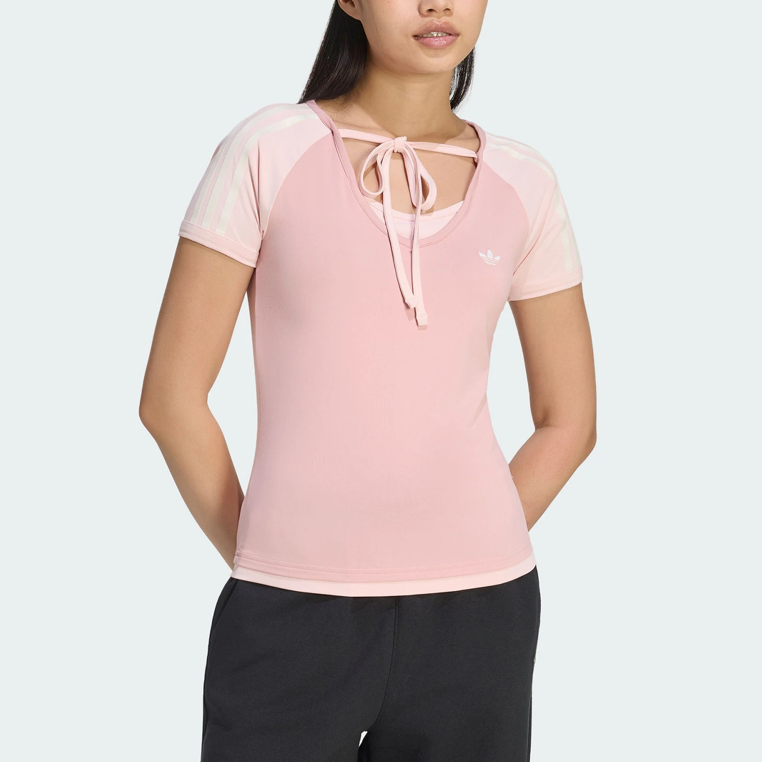 t-shirt-decontracte-a-col-suspendu-en-tricot-pour-femme-adidas-genuine-clover-ky8130