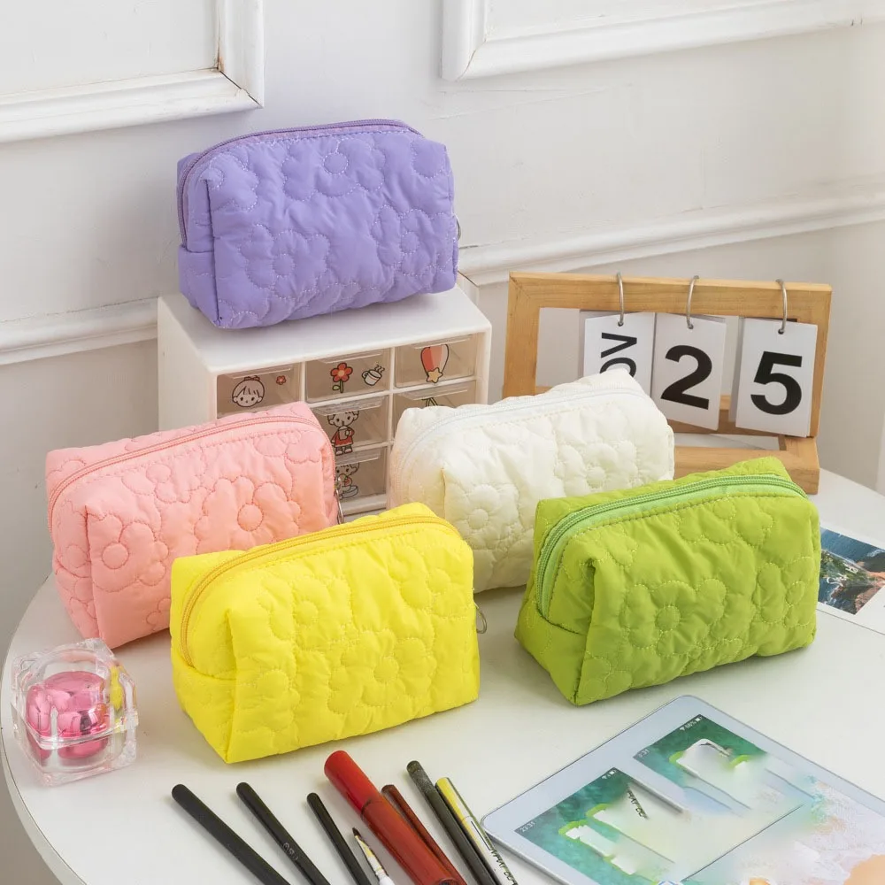 New Candy Color Makeup Bag Quilted Flower Large Capacity Storage Bag Soft Portable Women's Cosmetic Bag Travel